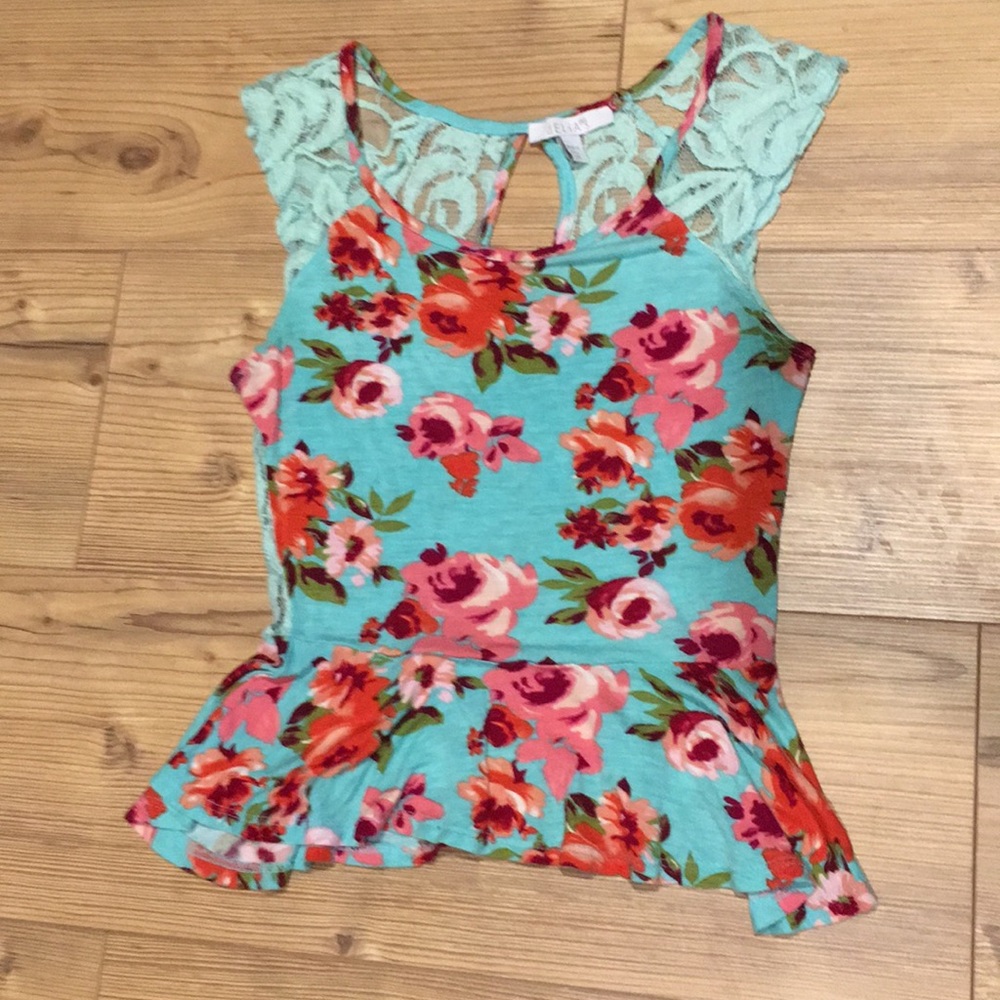 Delia’s floral top